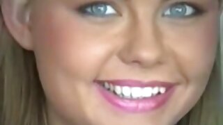 Busty کنکی سنہرے بال ...