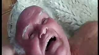 بڑی چھاتی کے بھوکے ب ...