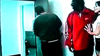 سوبومی کانو کے سامنے ...