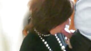خوبصورت brunette نوج ...