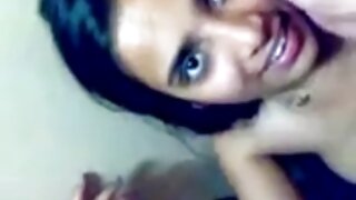 سنہرے بالوں والی لڑک ...